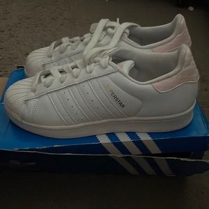 Adidas superstar used girls 4.5